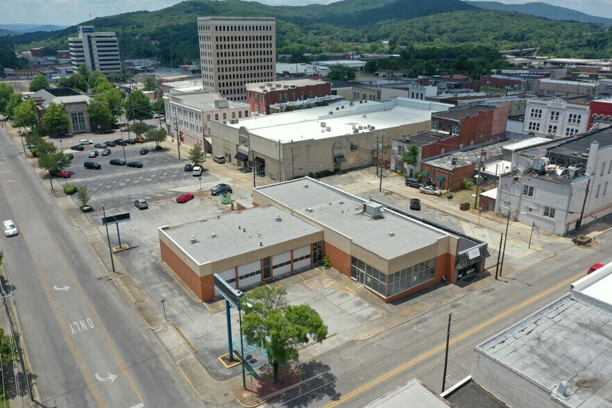 18 E 11th St, Anniston, AL 36201