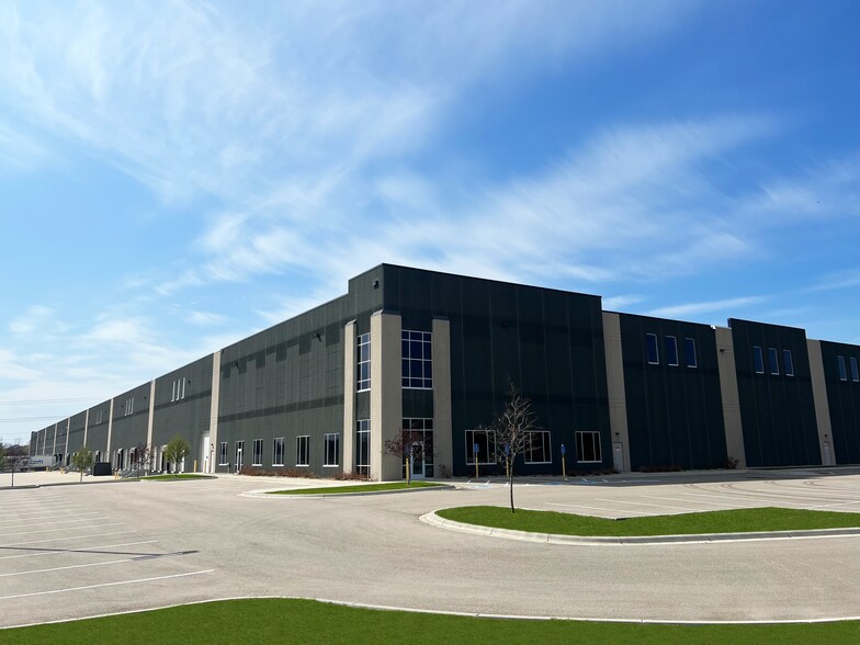 7400 Hentges Way, Shakopee, MN for sale - Building Photo - Image 1 of 1