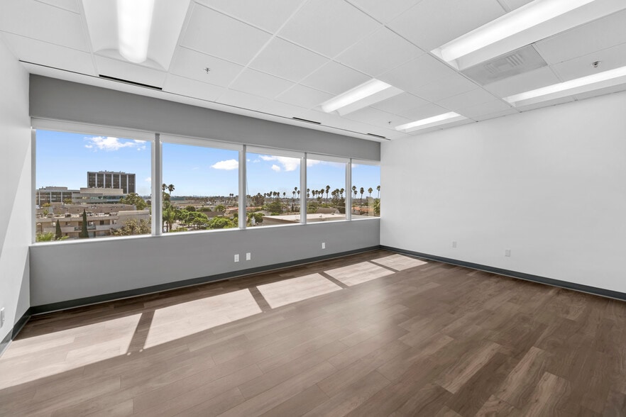 2001 Wilshire Blvd, Santa Monica, CA for lease - Building Photo - Image 2 of 5