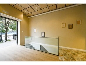 Retail in Madrid, Madrid for lease Interior Photo- Image 2 of 17
