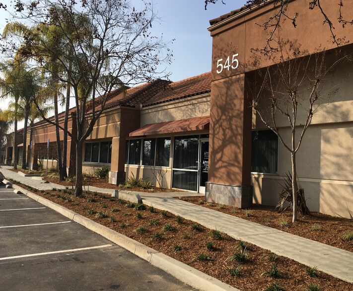 545 E Alluvial Ave, Fresno, CA for lease - Building Photo - Image 1 of 4