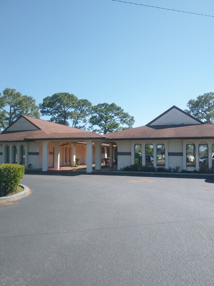 228 Plaza Dr, Lehigh Acres, FL for lease - Building Photo - Image 2 of 6