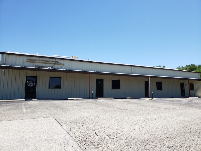 2524 Azle Hwy, Weatherford, TX for sale - Primary Photo - Image 1 of 1