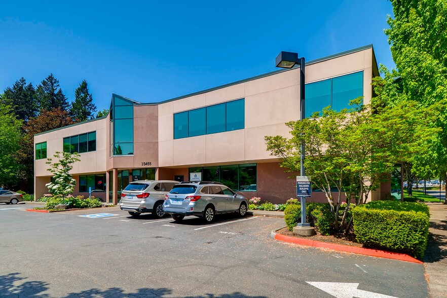 15455 SW Hallmark Dr, Lake Oswego, OR for sale - Primary Photo - Image 1 of 1