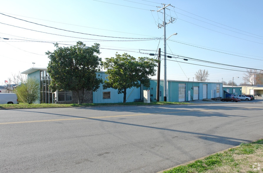199 Spence Ln, Nashville, TN for lease - Building Photo - Image 2 of 27