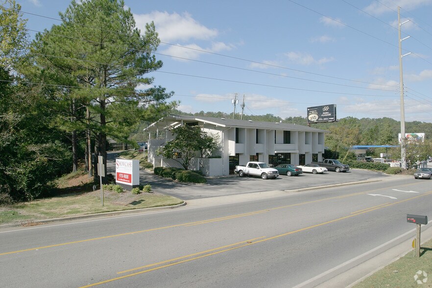 2496 Rocky Ridge Rd, Birmingham, AL 35243