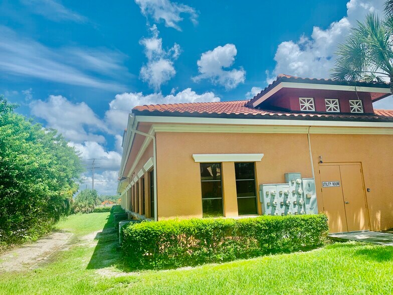 9180 Estero Park Commons Blvd, Estero, FL for sale - Building Photo - Image 2 of 11