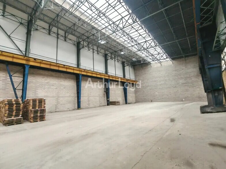 Industrial in Reims for lease - Interior Photo - Image 2 of 3