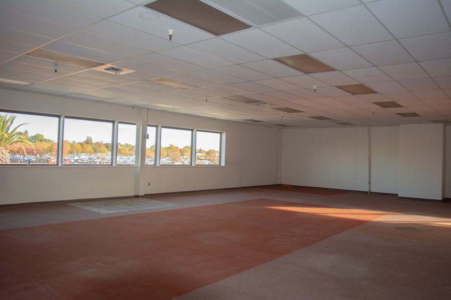 5411 Luce Ave, Mcclellan, CA for lease - Building Photo - Image 3 of 8