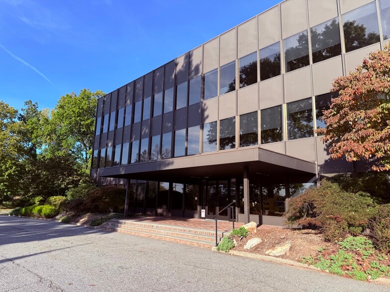 420 Columbus Ave, Valhalla, NY for lease - Building Photo - Image 3 of 49