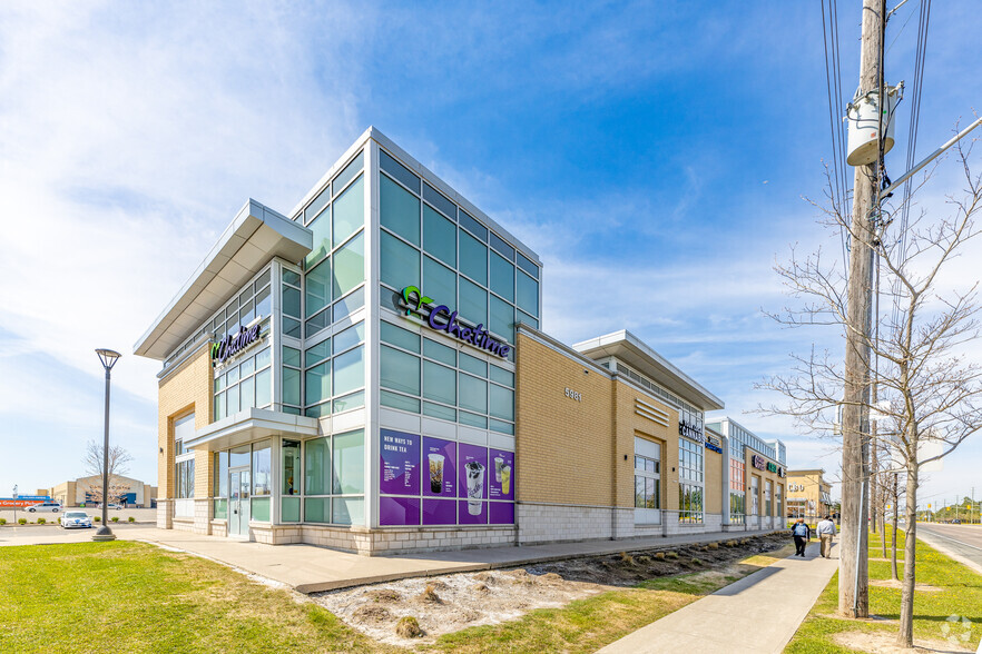 5975-6025 Steeles Ave, Toronto, ON for lease - Building Photo - Image 3 of 4