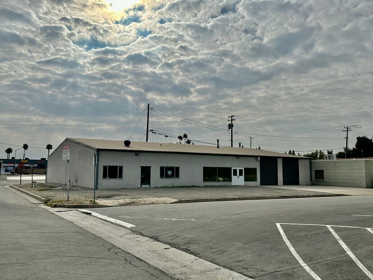 2828 K Street, Bakersfield, CA 93301