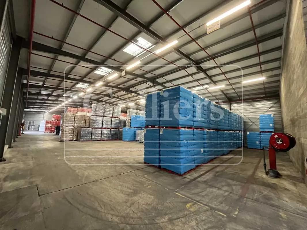 Industrial in Tarascon for lease Interior Photo- Image 1 of 9