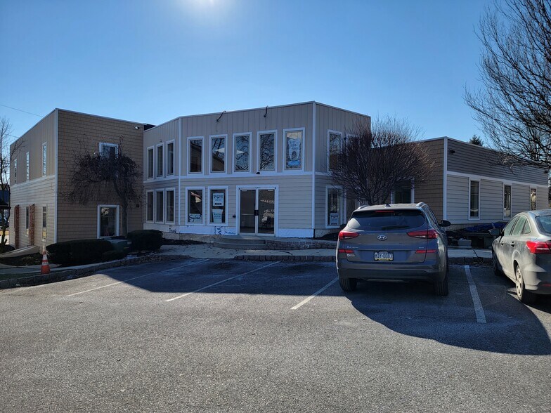 4013 William Penn Hwy, Easton, PA 18045 Office Space Available For