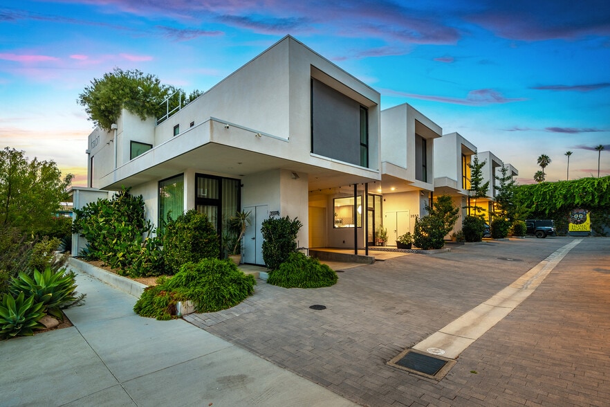 3559 Casitas Ave, Los Angeles, CA for sale - Primary Photo - Image 1 of 1