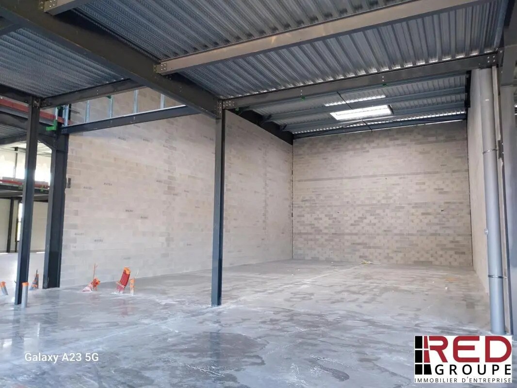 Industrial in Marignane for sale Building Photo- Image 1 of 12