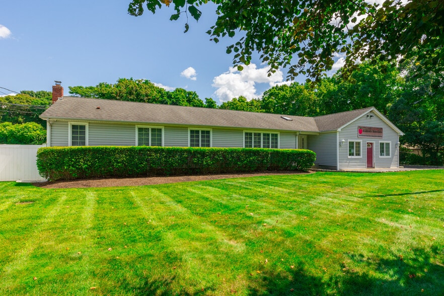 501 William Floyd Pky, Shirley, NY for lease - Building Photo - Image 2 of 19