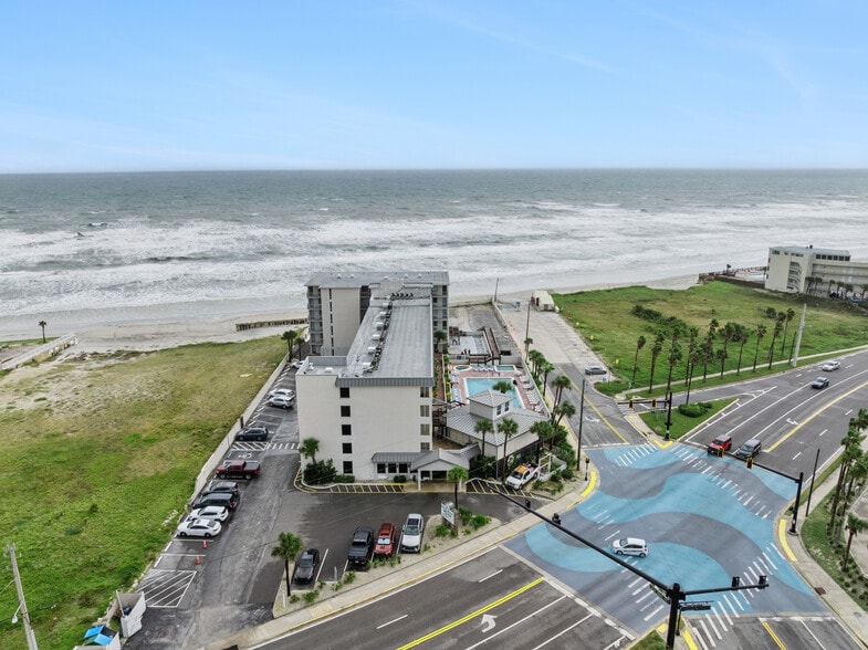 1025 S Atlantic Ave, Daytona Beach, FL for sale - Building Photo - Image 3 of 7