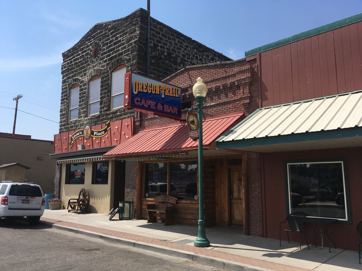 36 E Idaho Ave, Glenns Ferry, ID 83623