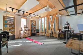 11 Rue Des Étangs Gobert, Versailles for lease Interior Photo- Image 2 of 7