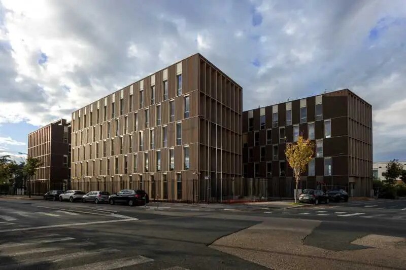 Office in Villeurbanne for lease - Building Photo - Image 2 of 2