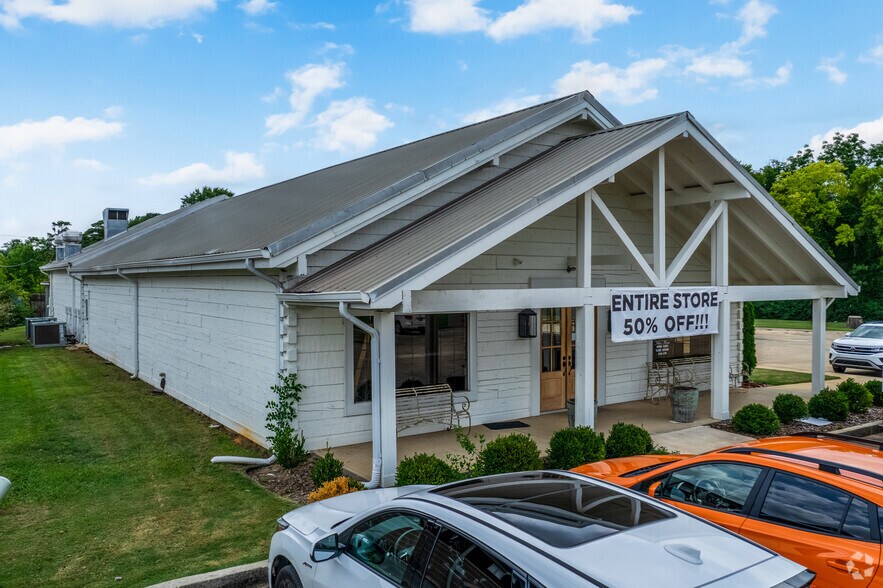 251 Buck Creek Plz, Alabaster, AL 35007