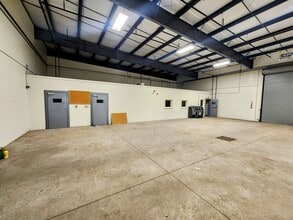 13 Craddock Way, Poca, WV for lease Interior Photo- Image 2 of 11