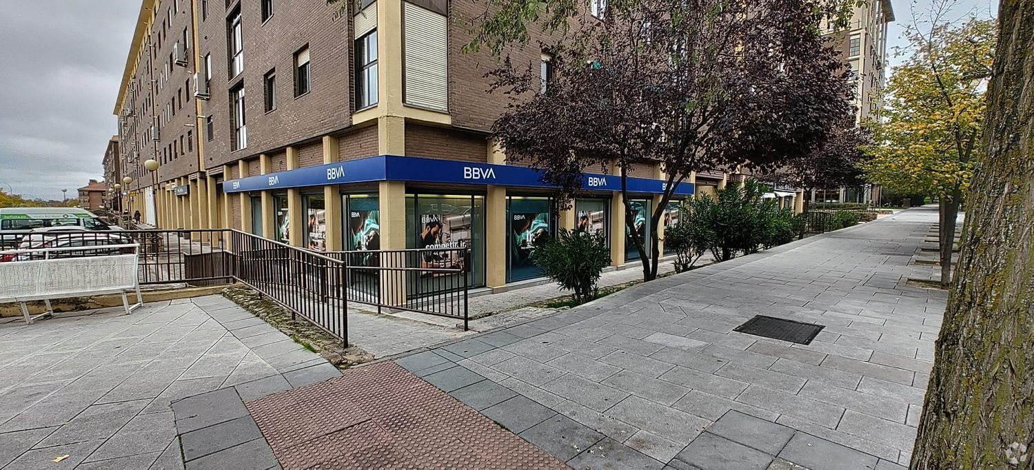 Office/Retail in Tres Cantos, Madrid for lease Interior Photo- Image 1 of 2