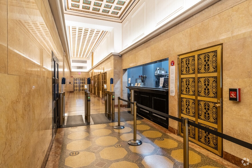 401 Broadway, New York, NY for lease - Lobby - Image 3 of 5
