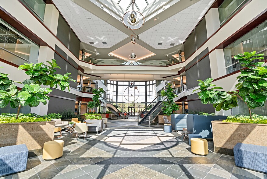 1500-1550 Liberty Ridge Dr, Wayne, PA for lease - Building Photo - Image 2 of 12