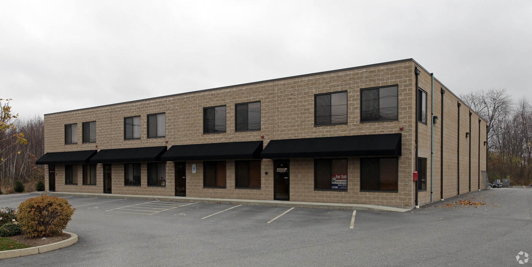 81 Western Industrial Dr, Cranston, RI 02921