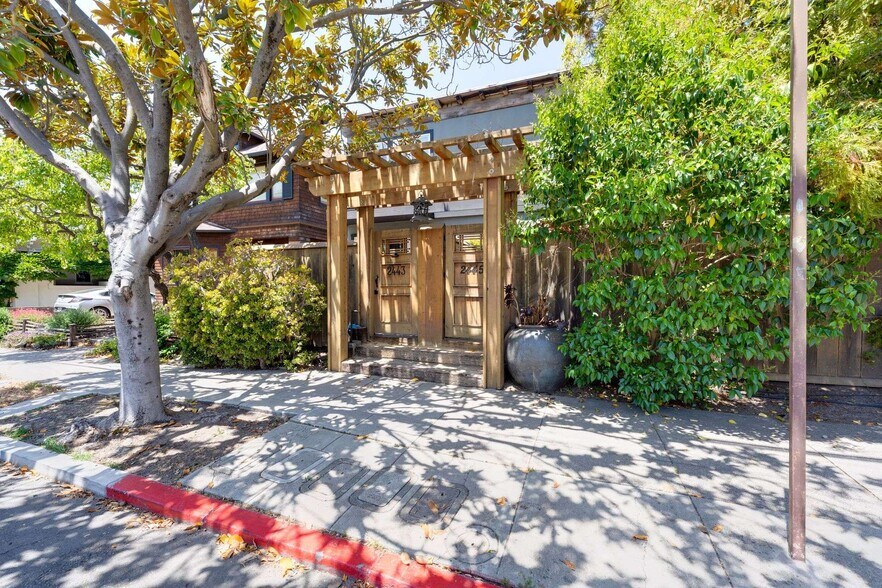2443 Woolsey St, Berkeley, CA for sale - Primary Photo - Image 1 of 1