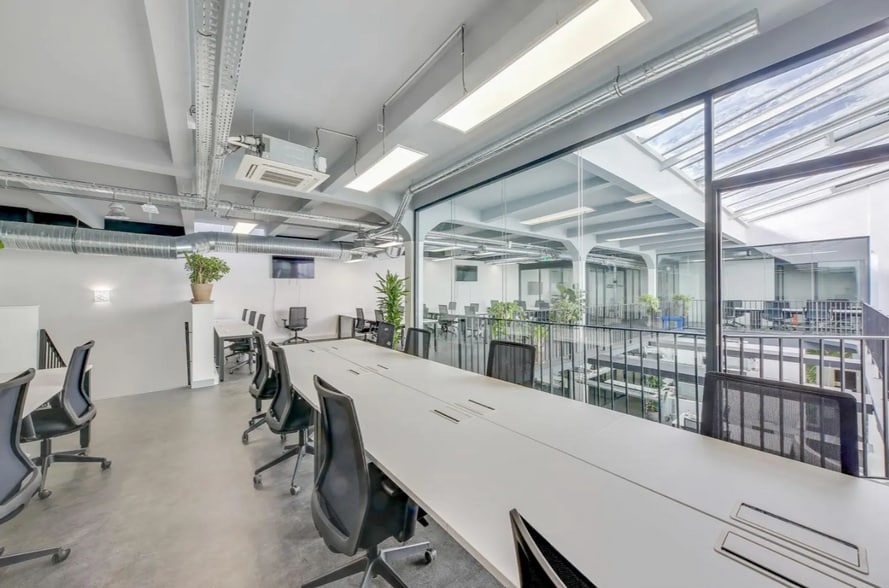 Office in Paris for sale - Interior Photo - Image 2 of 2