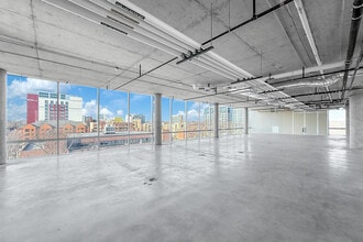 500 S Clinton St, Iowa City, IA for lease Building Photo- Image 2 of 3