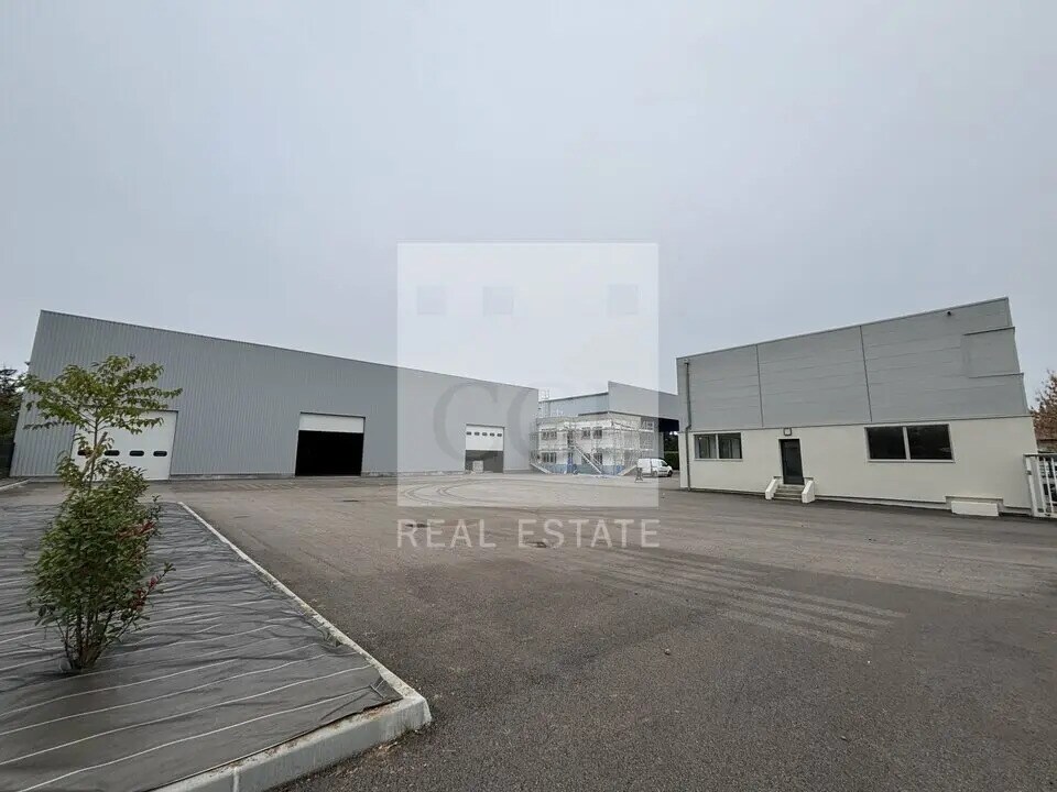 Location Local d'activités 3 801 m² - Photo 1