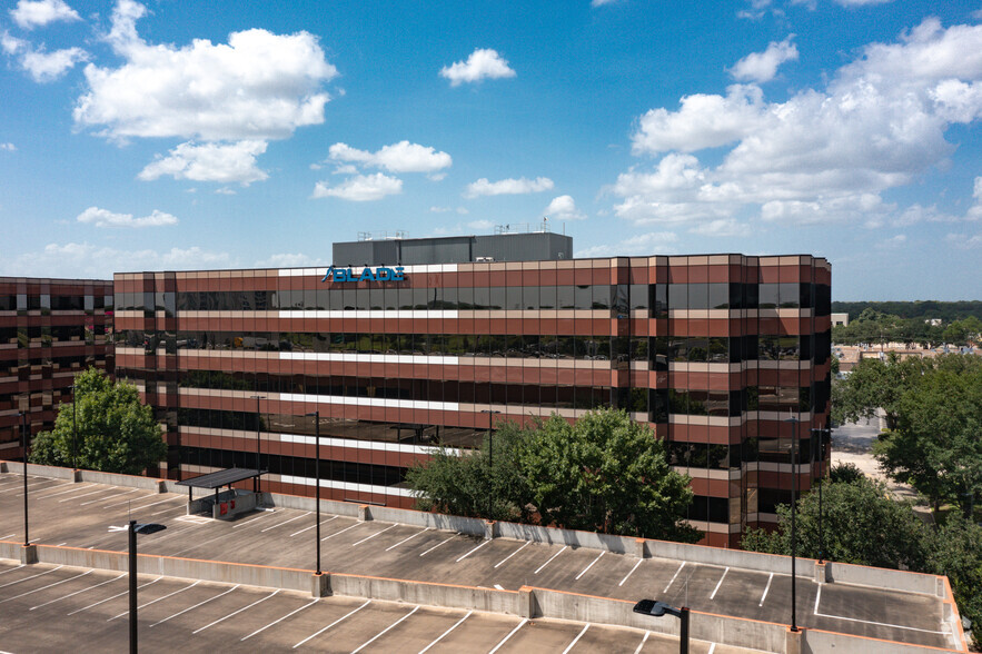 16285 Park Ten Place Dr, Houston, TX for lease - Building Photo - Image 2 of 5