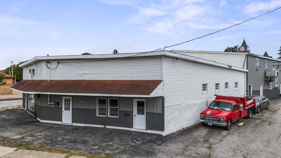 49 Railroad St, New London, OH for sale - Building Photo - Image 3 of 9