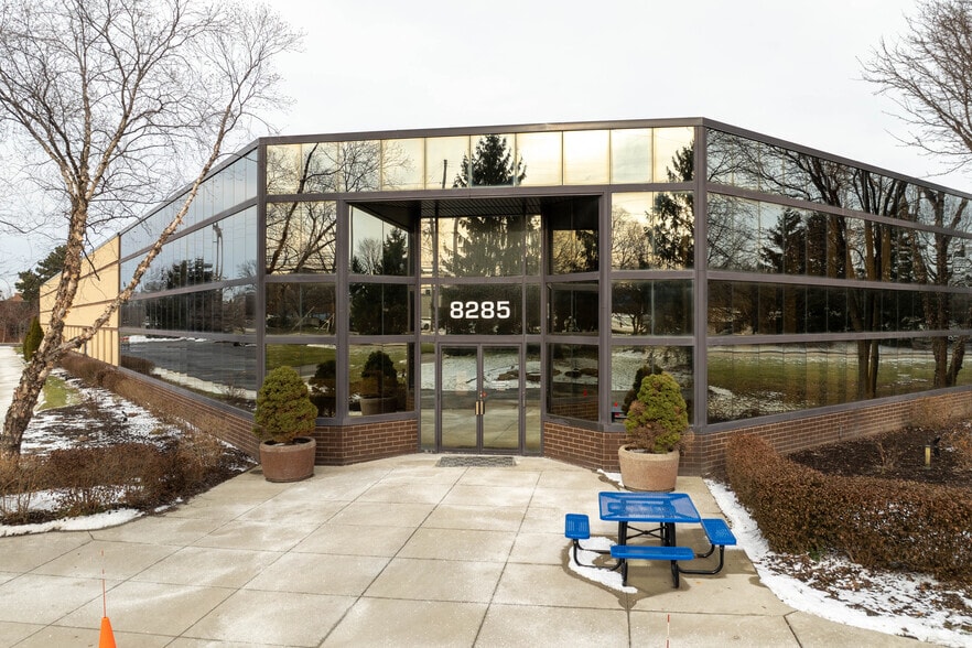 8285-8295 Darrow Rd, Twinsburg, OH for lease - Building Photo - Image 3 of 5