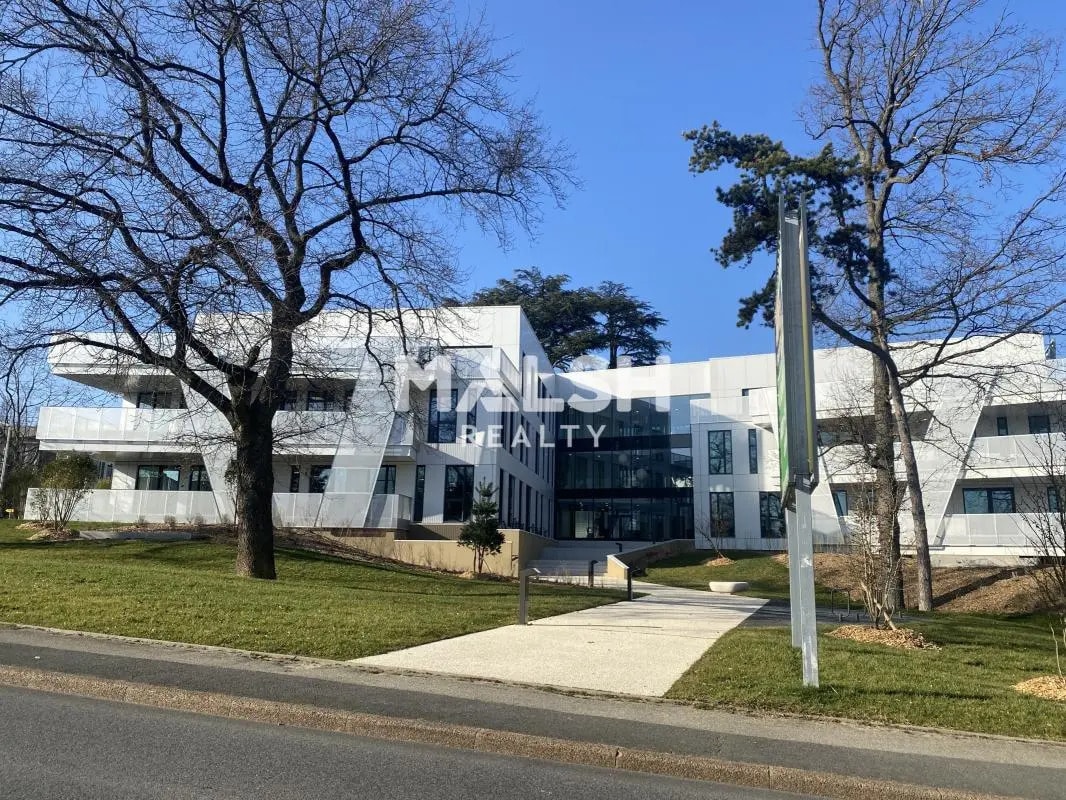 Office in Limonest for sale Building Photo- Image 1 of 17