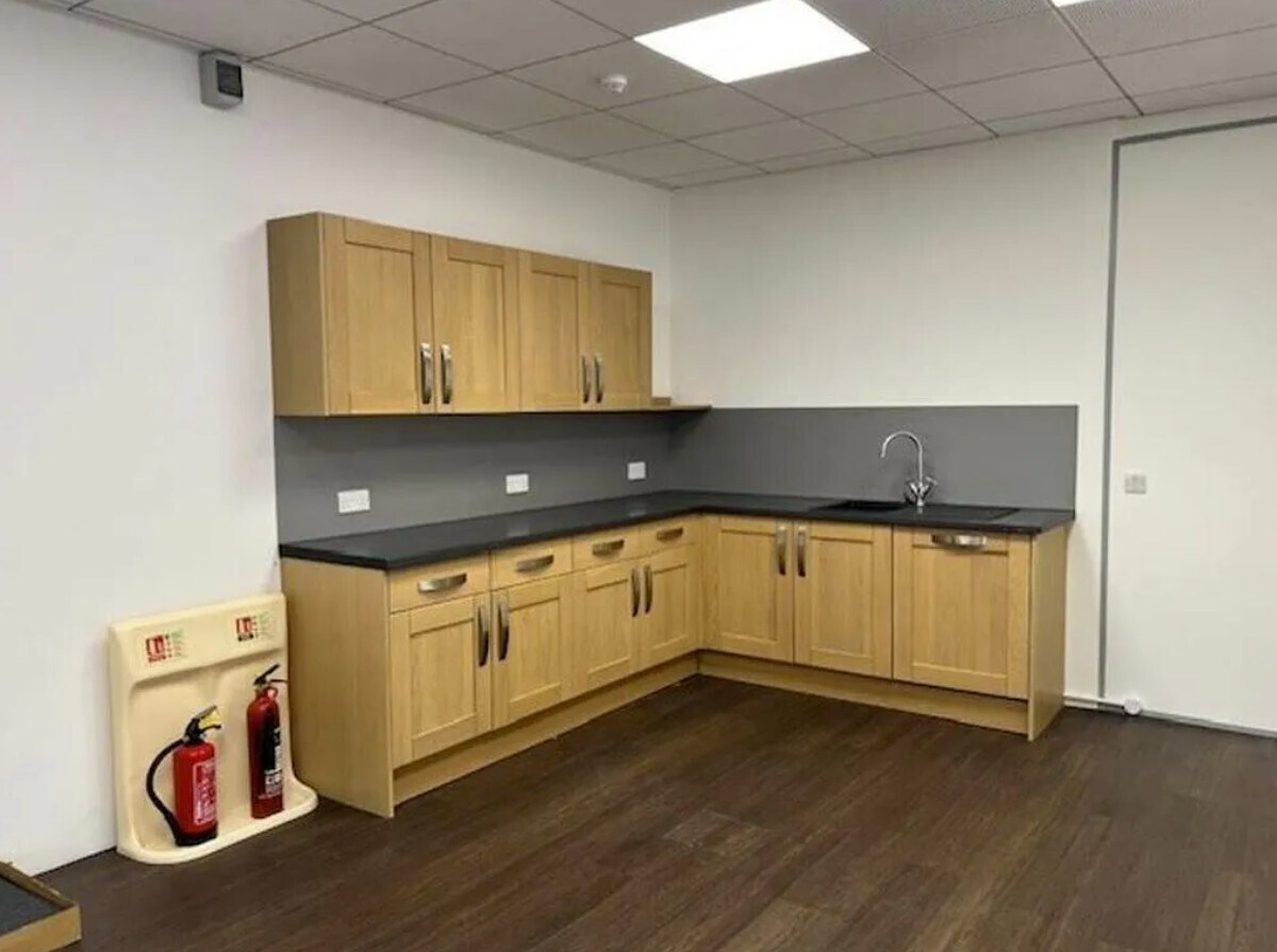 5 The Avenue, Egham for lease Interior Photo- Image 1 of 3