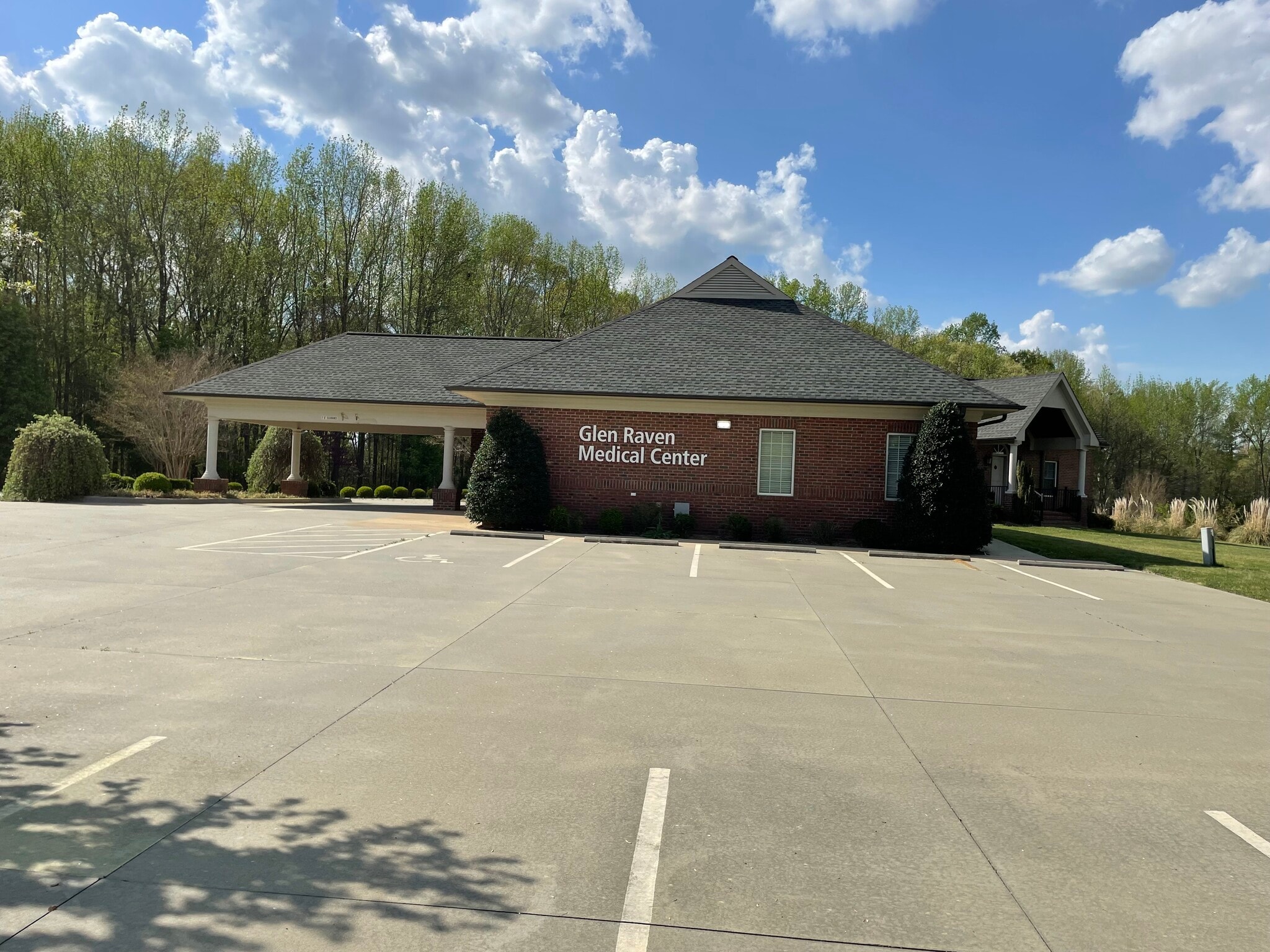 1611 Flora Ave, Burlington, NC for lease Primary Photo- Image 1 of 19