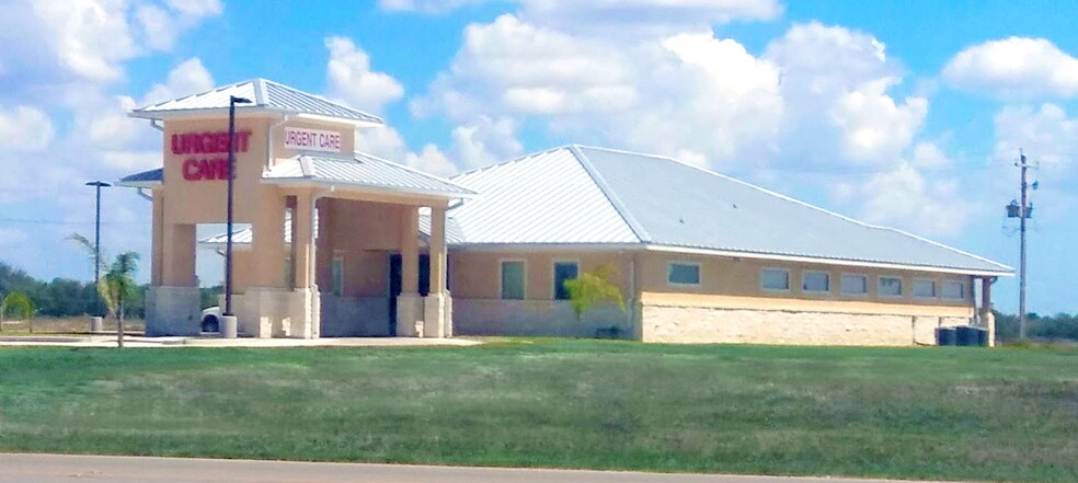 3308 E Highway 44 Alice Tx 78332 Loopnet Com