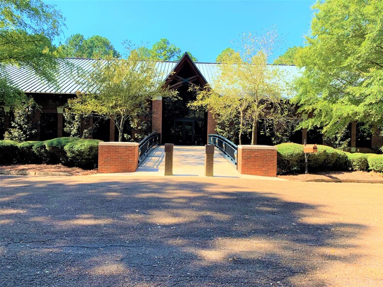 368 Highland Colony Pkwy, Ridgeland, MS for sale - Building Photo - Image 1 of 1