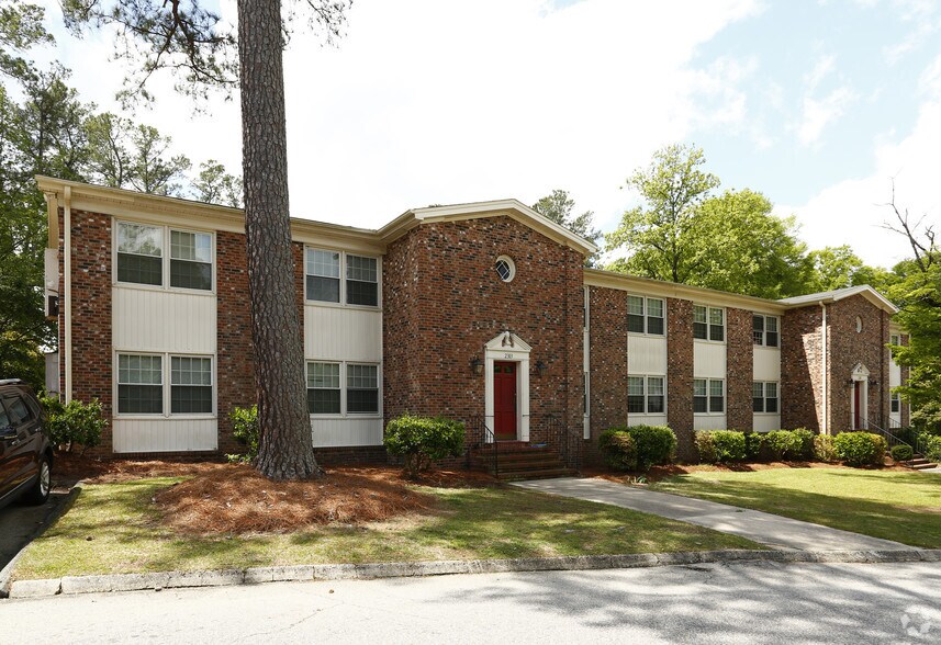 2209 Rd, Fayetteville, NC 28303