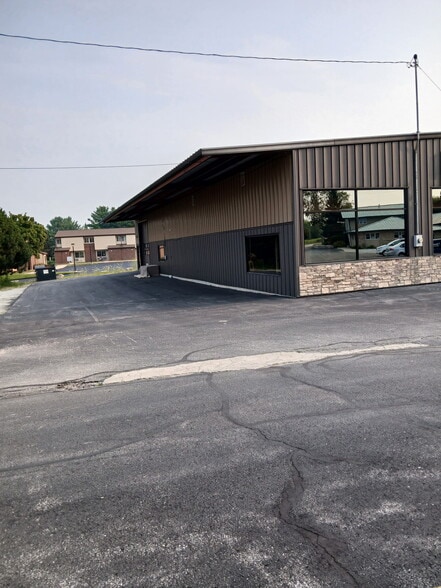 953 Egg Harbor Rd, Sturgeon Bay, WI for sale - Building Photo - Image 2 of 3