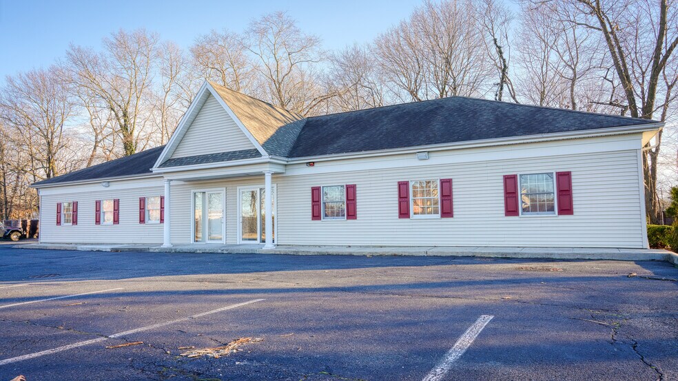 500 Hallock Ave, Port Jefferson Station, NY for sale - Building Photo - Image 1 of 1
