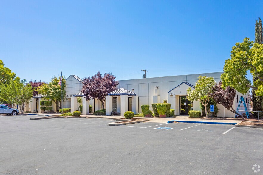 210 E 13th St, Merced, CA for sale - Building Photo - Image 1 of 1