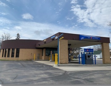 1820 Wisconsin Ave, New Holstein, WI for lease - Building Photo - Image 2 of 2