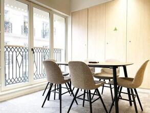 9 Rue Victor Massé, Paris for lease Interior Photo- Image 1 of 4