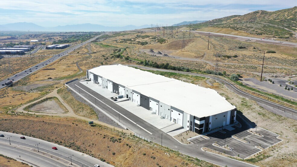 15897 South Axia Drive, Herriman, UT for lease - Building Photo - Image 2 of 6